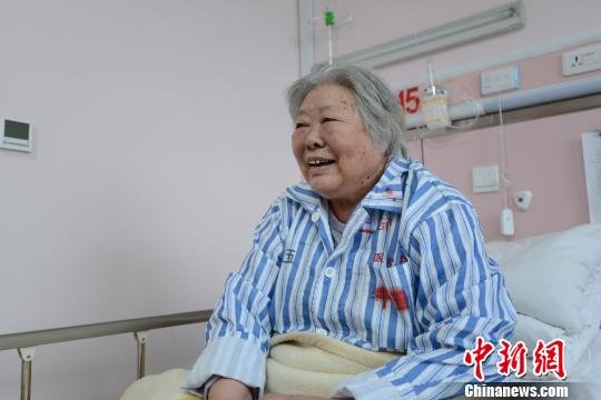 “人民幣女郎”病危就醫(yī)為新中國首位女拖拉機(jī)手