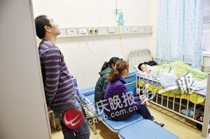 7歲男童肝癌晚期 稱盼醫生捉出肚中“蟲子”