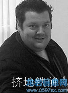 擠的不是地鐵,是寂寞。關于擠地鐵的日常。