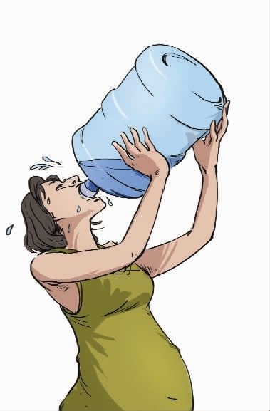 報(bào)道稱日飲3升水年輕10歲 孕婦猛喝4天后尿血