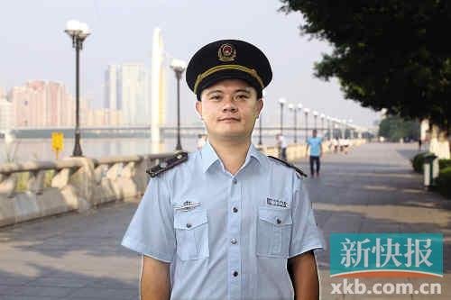 17歲少年為愛跳江獲救 救人者系保安城管