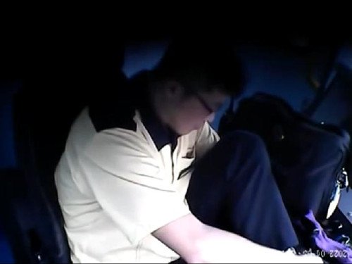 駕駛時剪腳趾甲、看球賽港鐵車長遭懲處(圖)