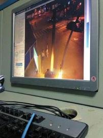 美女下班被帥哥跟蹤暗喜 拐彎處遭其怒吼搶劫