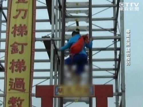 大學生畢業前成為正式道士一場法會平均賺6萬