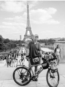 男子花3000多歐元88天單車游歐洲 用手機導航