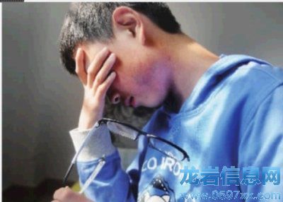 男孩發煙被老師連扇十多個耳光 同學稱看著都疼