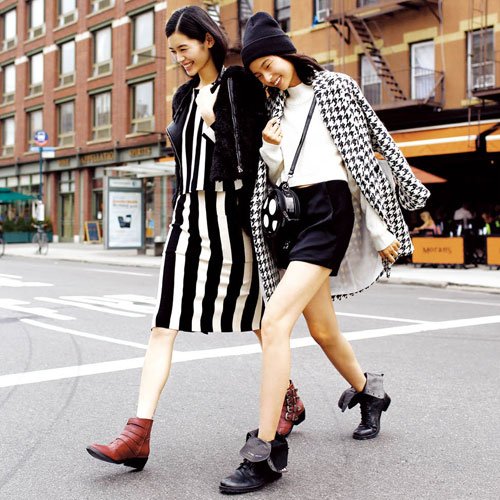超模示范潮搭幾何 秋冬就要形“格”街頭